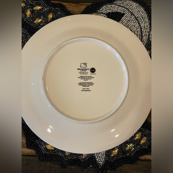 HELLO KITTY SANRIO NWOT Halloween Spiderwebs Hello Kitty In Jack-O-Lantern Plate - Picture 7 of 8